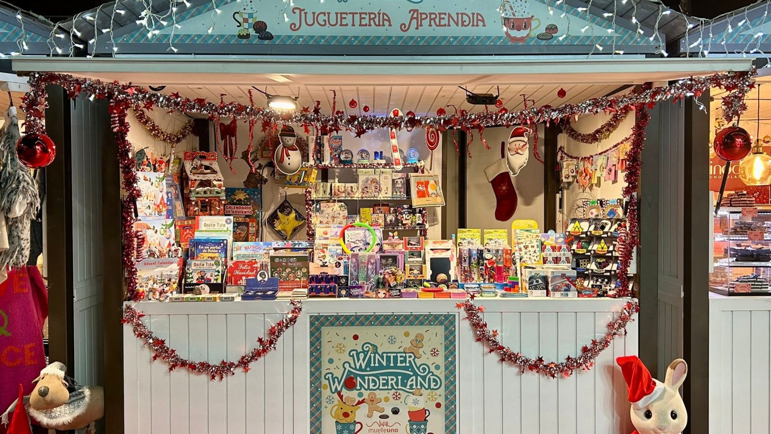 El Muelle Uno de Málaga estrena nuevo espacio de compras navideñas con ocho marcas y talleres infantiles 