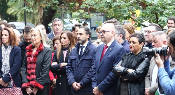 El PSOE de Málaga acusa al PP de convertir en un mitin el acto celebrado por el Día de la Bandera de Andalucía