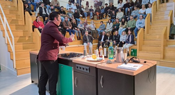 La Junta de Andalucía organiza una jornada gastronómica para más de 150 estudiantes de hostelería de Málaga