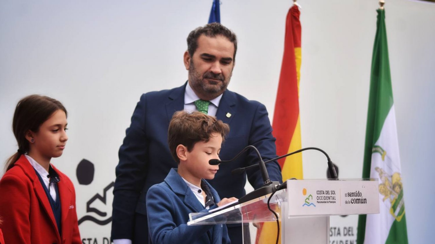 Mancomunidad de la Costa del Sol Occidental celebra el Día de la Constitución homenajeando la bandera de España