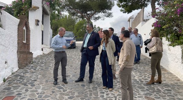 PSOE pide a la Diputación ayudar a Macharaviaya con infraestructura hídricas y conexión peatonal con Benaque