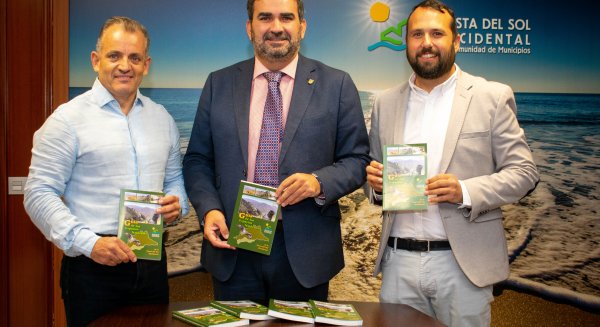 Mancomunidad distribuye 2.000 ejemplares de la Guía de los Espacios Naturales de la Costa del Sol Occidental