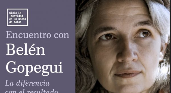 La escritora Belén Gopegui reflexiona sobre la IA y el uso de los datos personales en internet en el Museo de Málaga