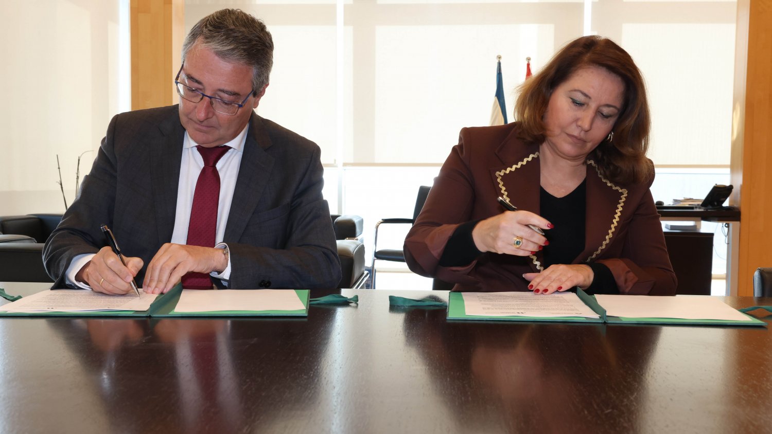 La Diputación y la Junta firman un protocolo para mejorar la seguridad hídrica de la provincia