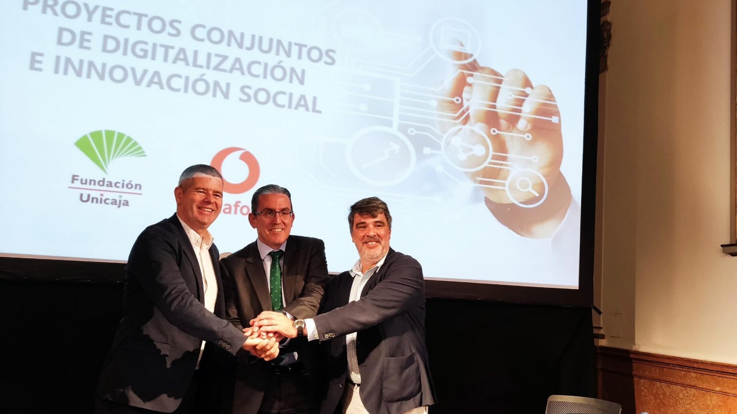 Fundación Bancaria Unicaja y Vodafone se unen para crear proyectos de digitalización e innovación social y cultural