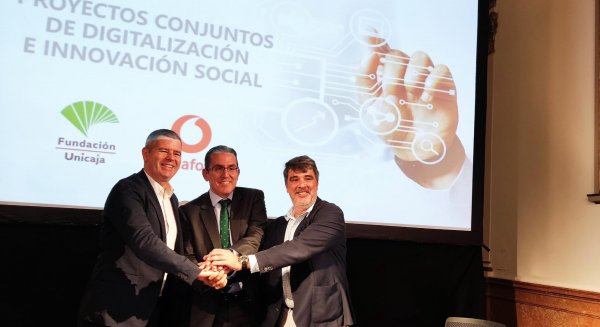 Fundación Bancaria Unicaja y Vodafone se unen para crear proyectos de digitalización e innovación social y cultural