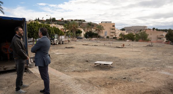 El Ayuntamiento de Málaga invierte casi 800.000 euros en el nuevo complejo deportivo al aire libre en Parque Clavero
