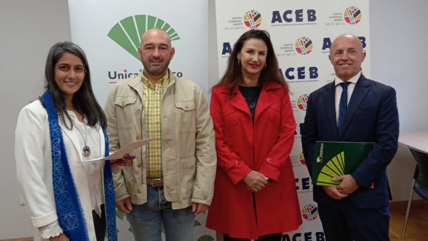 Unicaja Banco ofrece a los empresarios de Benalmádena servicios y productos adaptados a sus necesidades