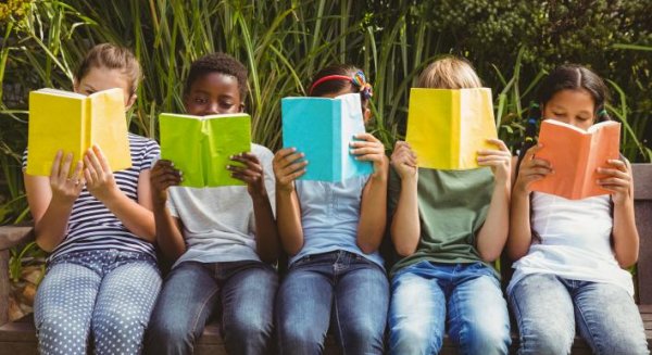 ‘Quien lee lo sabe’: La Junta invita a celebrar el Día de la Lectura con actividades en todas las provincias