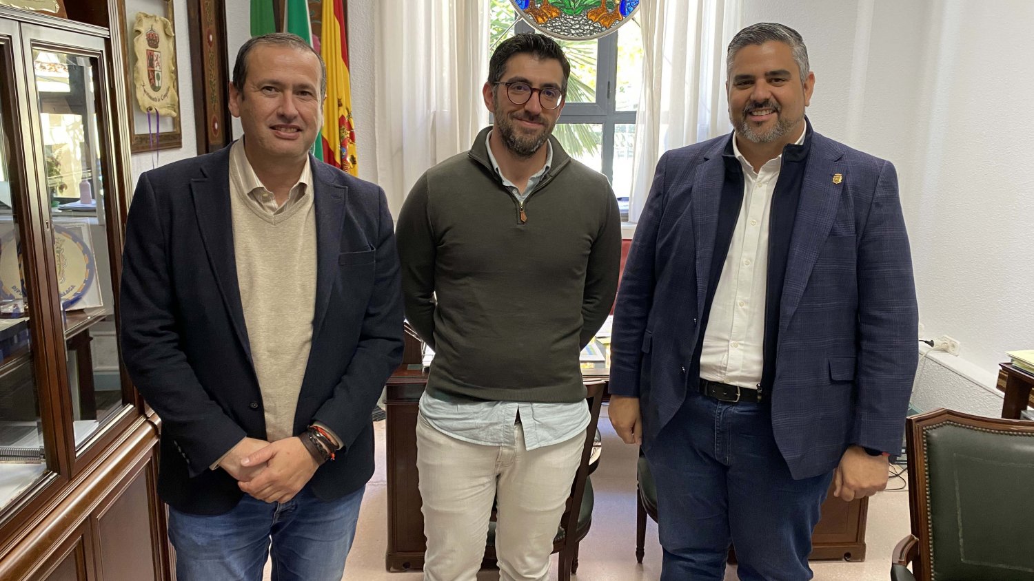 El PSOE solicita a la Diputación que ayude a Campillos a rehabilitar la piscina cubierta del municipio