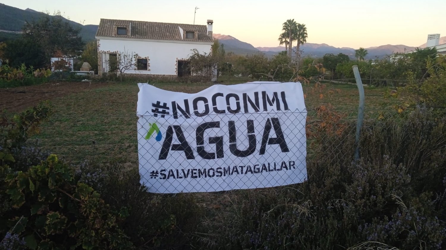 Coín recoge 9.020 firmas en contra de un macroproyecto urbanístico sobre el acuífero de Sierra Blanca