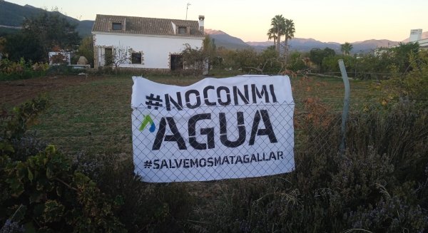 Coín recoge 9.020 firmas en contra de un macroproyecto urbanístico sobre el acuífero de Sierra Blanca
