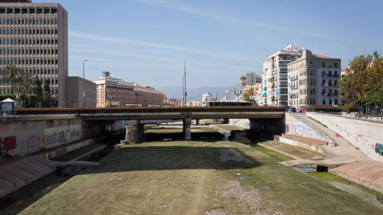 El Ayuntamiento de Málaga adjudica la obra para finalizar la remodelación del puente de Tetuán 