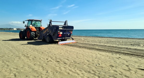 Estepona licita el servicio de mantenimiento de playas y jardines para los próximos cuatro años