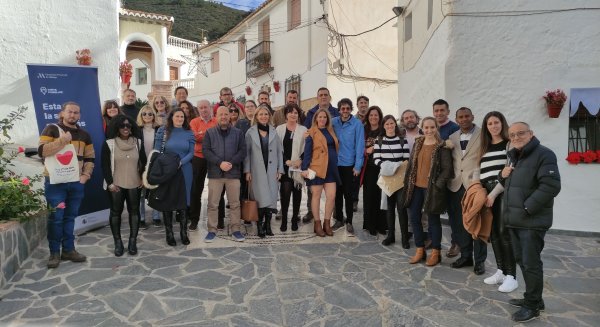 Cinco empresas y cuatro ayuntamientos de la Axarquía forman a nueve participantes del proyecto Metapueblos 
