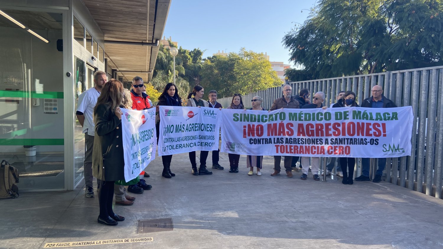 Una mujer coacciona a una pediatra, del centro de salud Carlinda, dictándole cómo tiene que atender a su hijo