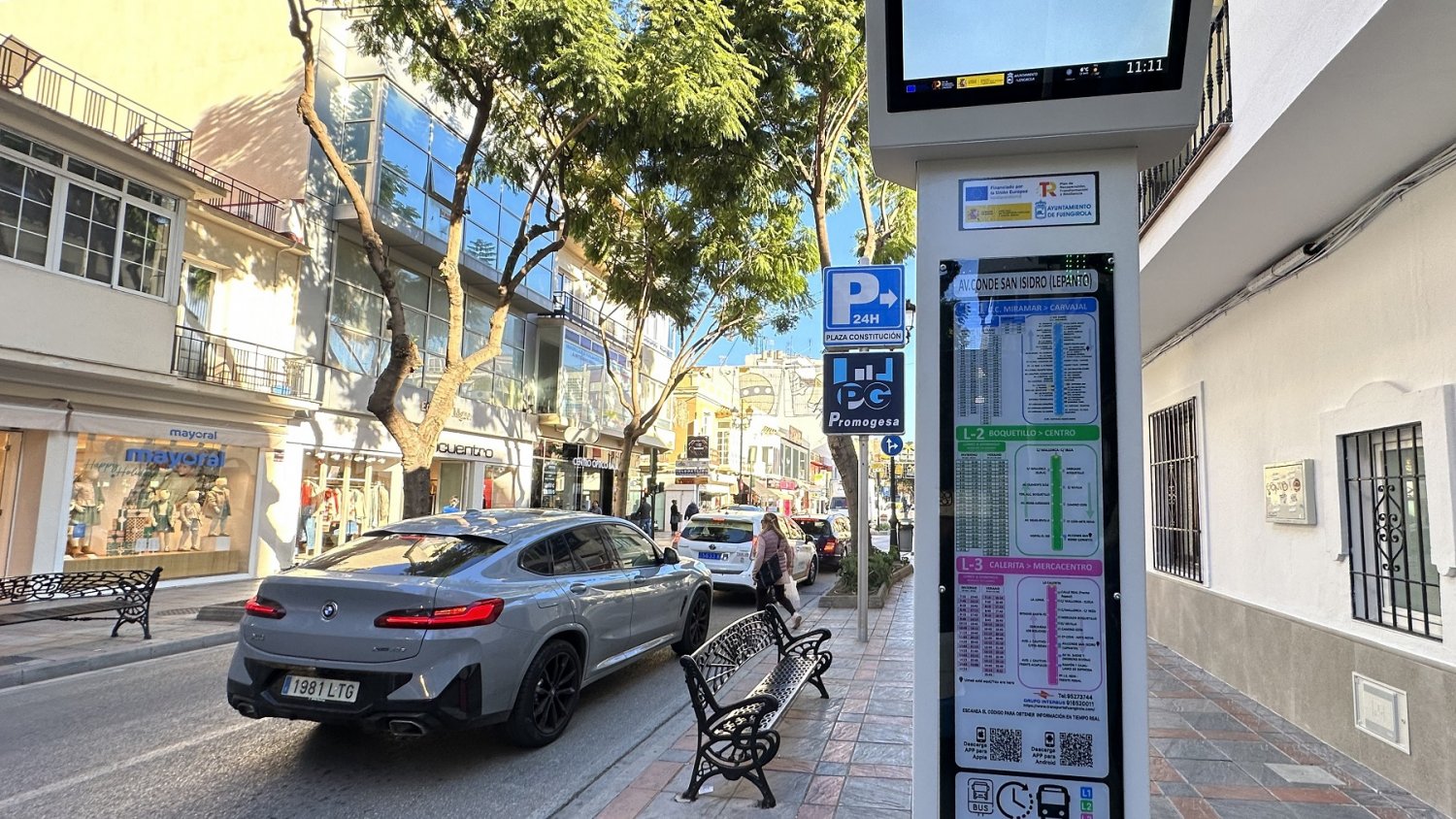 Fuengirola mejora la atención a los usuarios del servicio de transporte urbano con nueva señalética digital e inclusiva