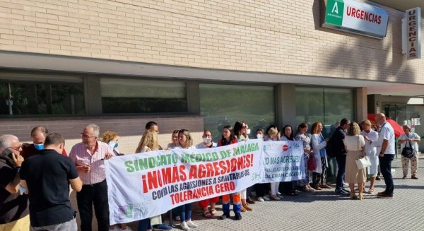 Un hombre amenaza de muerte e intimida a un médico que le atendía en su casa del municipio de Humilladero