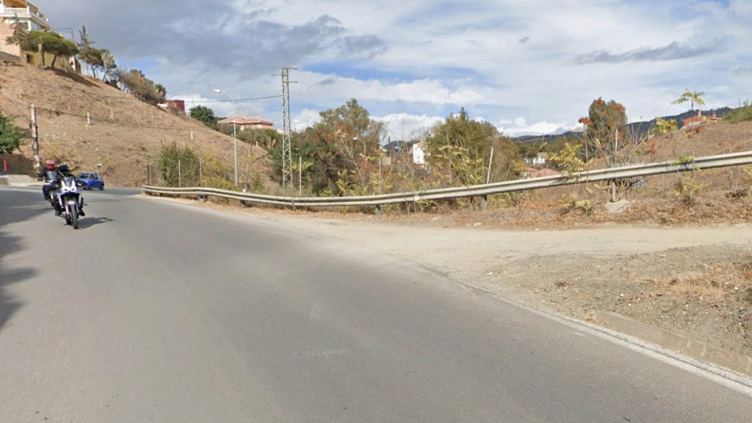 La Junta adjudica por 337.000 euros la mejora de la seguridad vial en Camino de Colmenar en Málaga