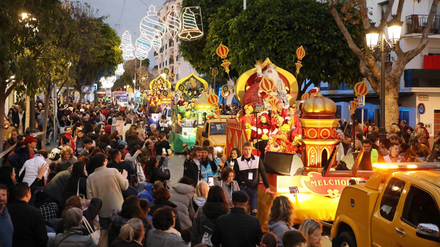 Los Reyes Magos repartirán más de 23.000 kilos de caramelos sin gluten en las cabalgatas de Marbella