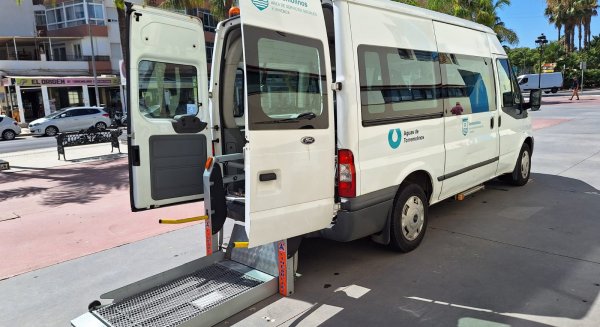 Torremolinos amplía el servicio de transporte social adaptado a usuarios de salud mental del Marítimo