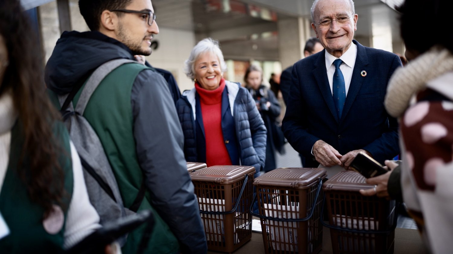 Málaga capital inicia una campaña de sensibilización para fomentar el uso del contenedor marrón 