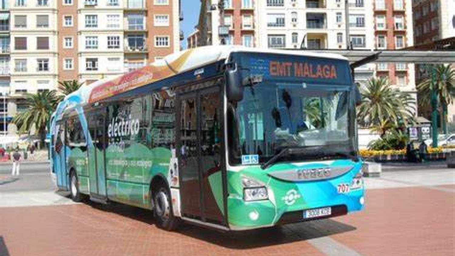 Las personas con una diversidad funcional igual o superior al 65% ya pueden solicitar la 'Tarjeta Oro' de la EMT 