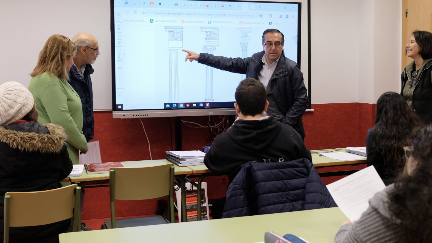 Educación forma en competencias tecnológicas a 900 personas en riesgo de exclusión digital en Málaga