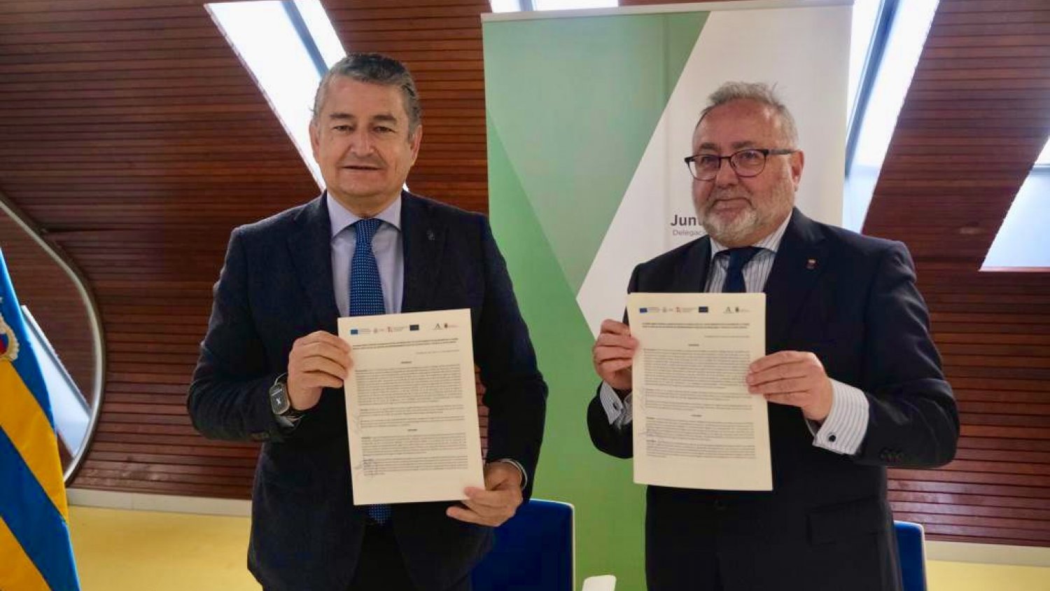 La Junta y el Ayuntamiento de Alhaurín de la Torre firman el acuerdo para crear el centro Smart Mobility