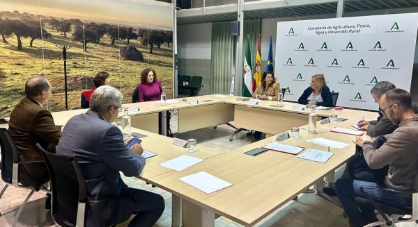 Agricultura y los sindicatos CEA, UGT y CCOO analizan la evolución del Pacto Social y Económico 