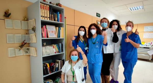 El Hospital Clínico de Málaga pone en marcha el proyecto “Libros que Cuidan” 
