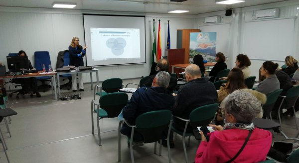 El Área Sanitaria Este de Málaga Axarquía forma a sus profesionales en Educación Vial