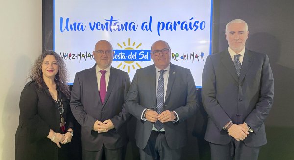 Vélez-Málaga y Torre del Mar abren con éxito en Fitur 2024 su 'ventana al paraíso'