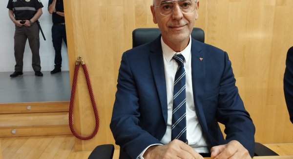 Con Málaga denuncia la situación de 14.600 personas dependientes que esperan para la prestación de servicios