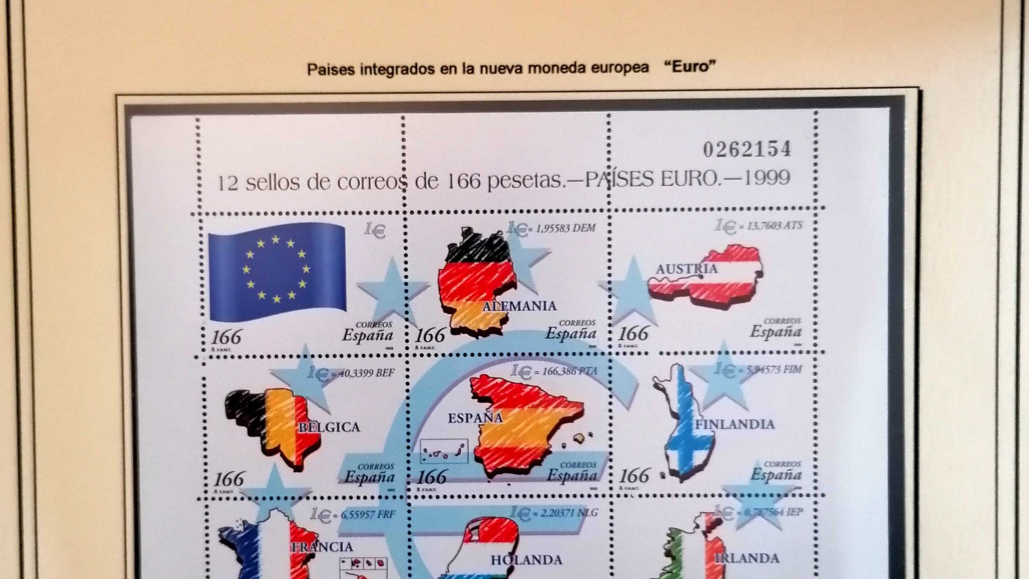 La nueva exposición en la oficina principal de Correos de Málaga conmemora los 25 años del Euro