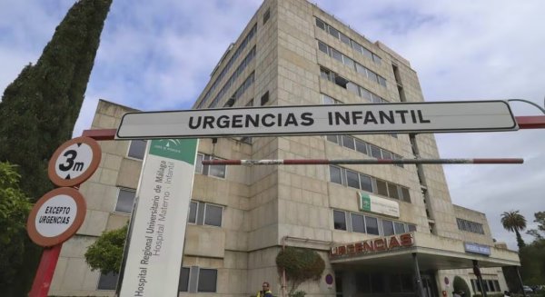 Continúa en el Hospital Materno de Málaga la bebé de menos de un mes ingresada tras presuntos malos tratos