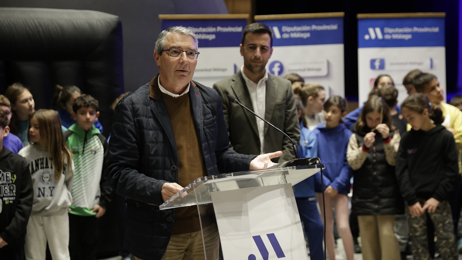 La Diputación de Málaga lleva a 7.000 escolares de la provincia a los talleres de astronomía 'Bajo el cielo'