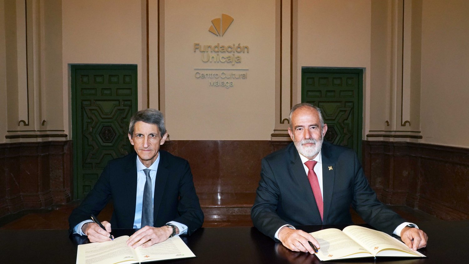 Fundación Unicaja renueva su colaboración con la Agrupación de Cofradías de Málaga 