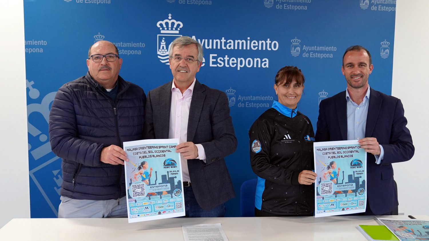 900 alumnos participan en Estepona en una carrera de orientación urbana 