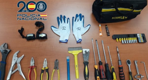 Detienen en Málaga a cuatro miembros de un grupo criminal por el robo con fuerza en cinco naves industriales