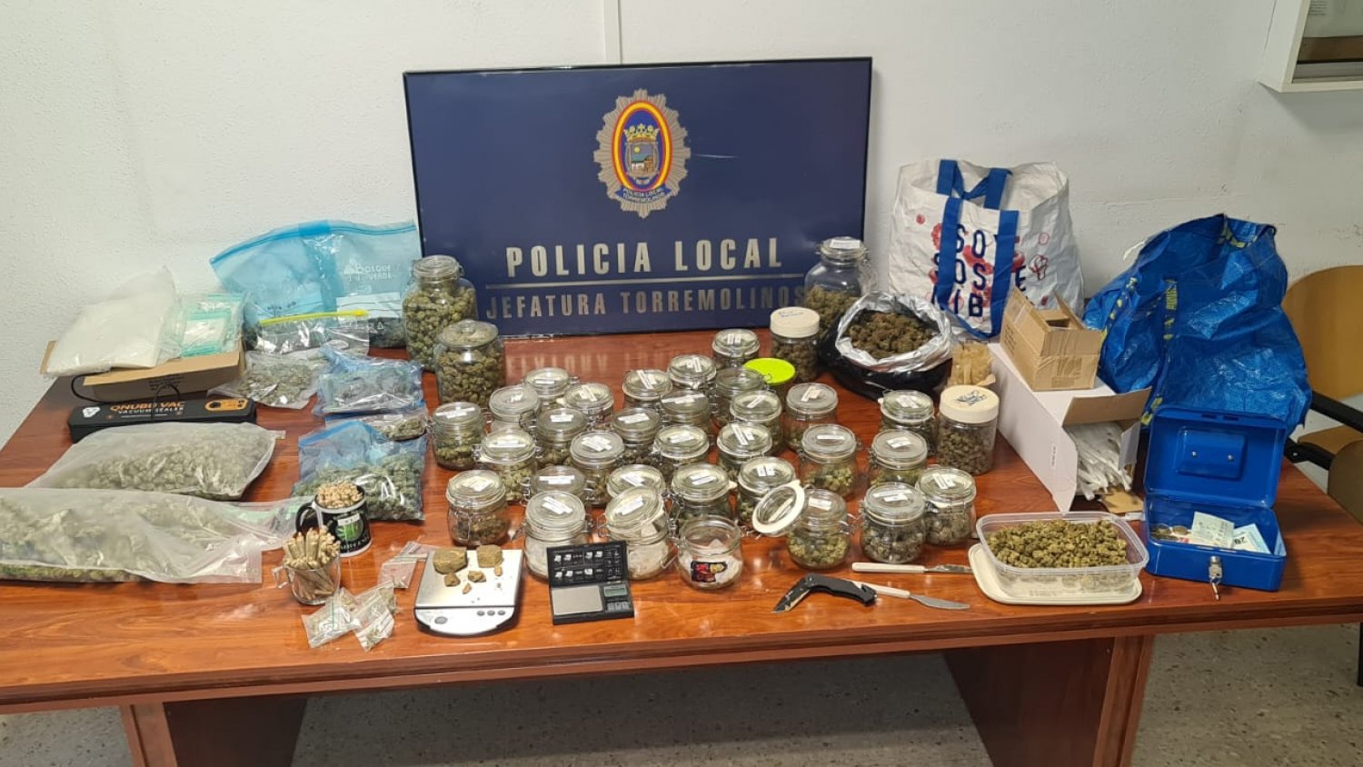 Incautan en Torremolinos 3,4 kg de marihuana y detienen a dos personas por venta de estupefacientes