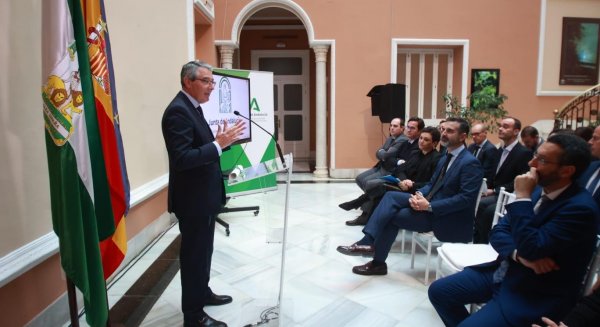 Rincón de la Victoria acomete la instalación de sombras en los ocho centros educativos de Primaria del municipio