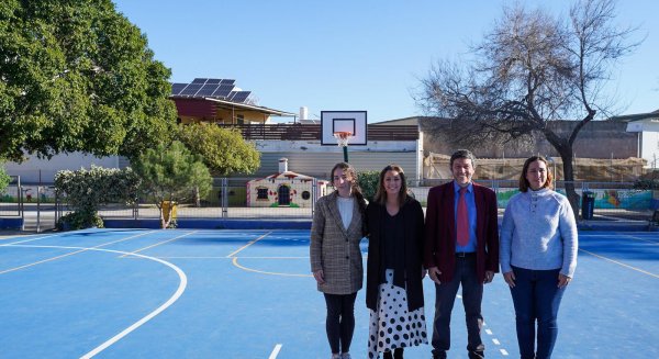 El Ayuntamiento de Málaga finaliza la reparación de la pista deportiva del colegio José Calderón de Campanillas
