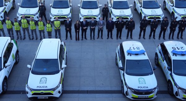 La Junta presenta los nuevos vehículos de la Unidad de Policía Adscrita y Protección Civil