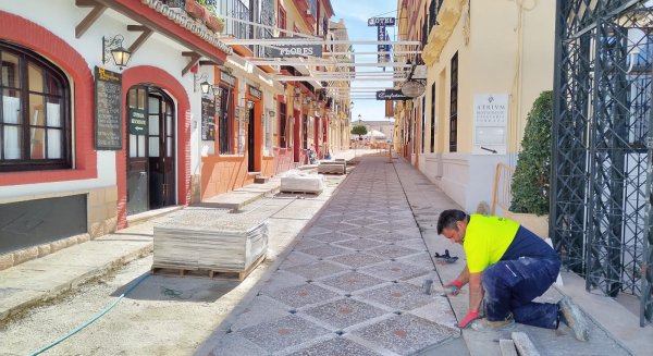Los trabajos de mejora en la calle José Aparicio de Ronda se encuentran al 80% de su ejecución