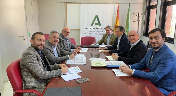 La Consejería de Agricultura y Seiasa analizan los proyectos de modernización de regadío en marcha