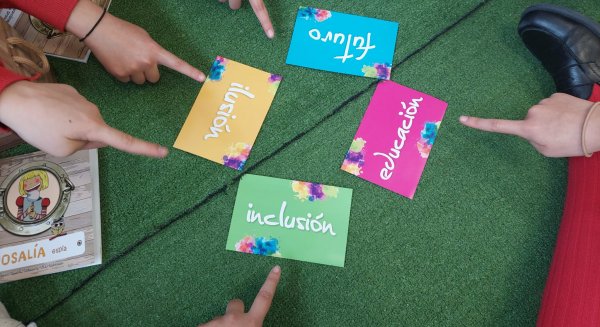 Más de 3.000 estudiantes y 41 docentes de Málaga crean el “Inclusionario”