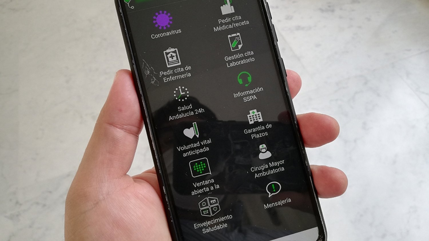 Los andaluces realizan más de cinco millones de gestiones a través de la 'app' de Salud Responde