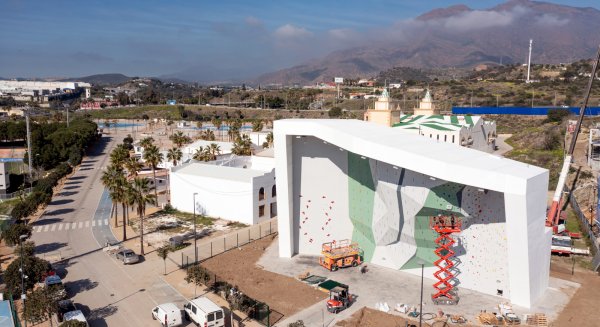 El Parque Ferial y Deportivo de Estepona cuenta con el mayor rocódromo al aire libre de España 