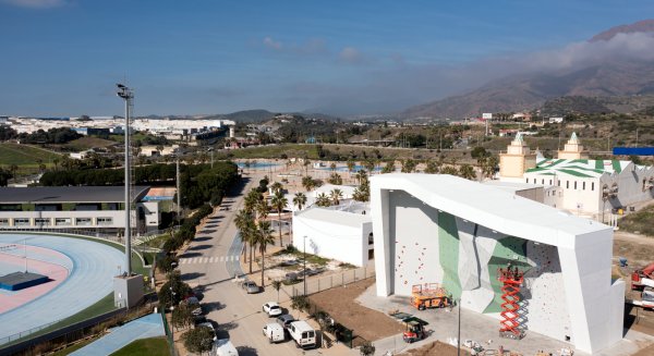 El rocódromo de Estepona, el más grande al aire libre de España, entra en funcionamiento